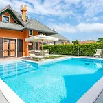 3 Bedroom Awesome In Albarella Ro Albarella Island