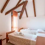 3 Bedroom Awesome In Albarella Ro Tatil Evi