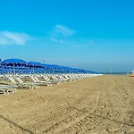 Tatil Evi 3 Bedroom Awesome In Albarella Ro *