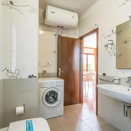 Feriehus 3 Bedroom Awesome In Albarella Ro