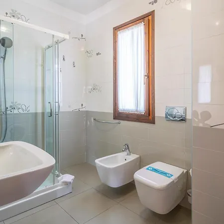 3 Bedroom Awesome In Albarella Ro *