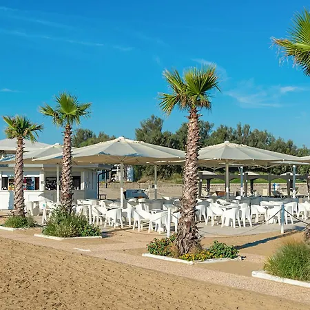 3 Bedroom Awesome In Albarella Ro