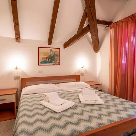 Feriehus 3 Bedroom Awesome In Albarella Ro
