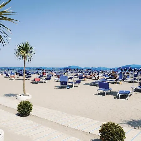 Gorgeous In Albarella Ro With Kitchen Holiday home *