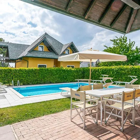 Gorgeous In Albarella Ro With Kitchen