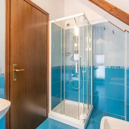Holiday home Gorgeous In Albarella Ro With Kitchen