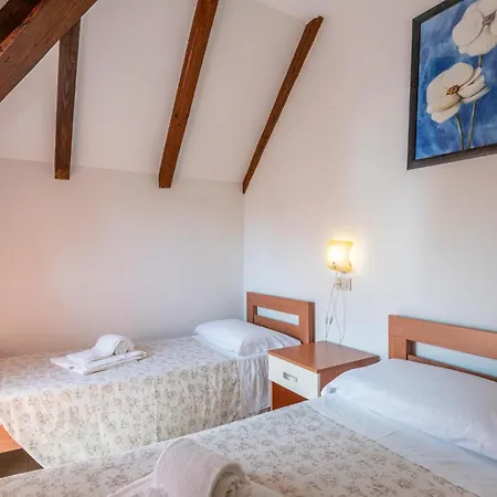 Gorgeous In Albarella Ro With Kitchen Albarella Island