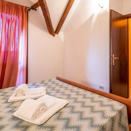 Gorgeous In Albarella Ro With Kitchen *