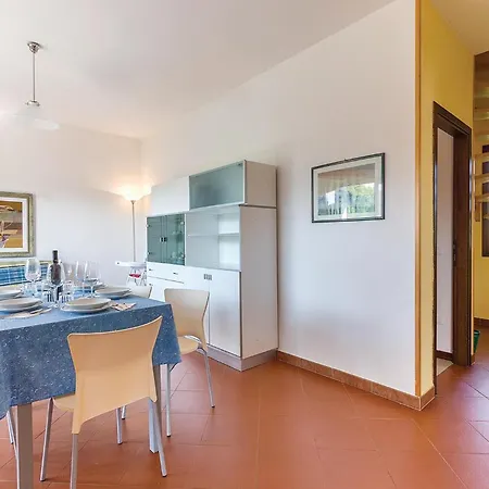 Gorgeous In Albarella Ro With Kitchen Holiday home